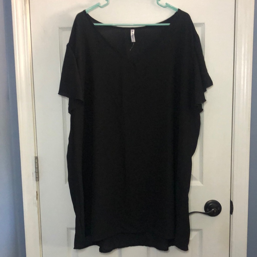 Plus size black top